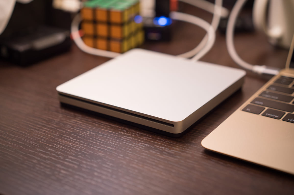 Apple USB SuperDriveをMacBook/MacBook Pro([High] Sierra)に認識させる